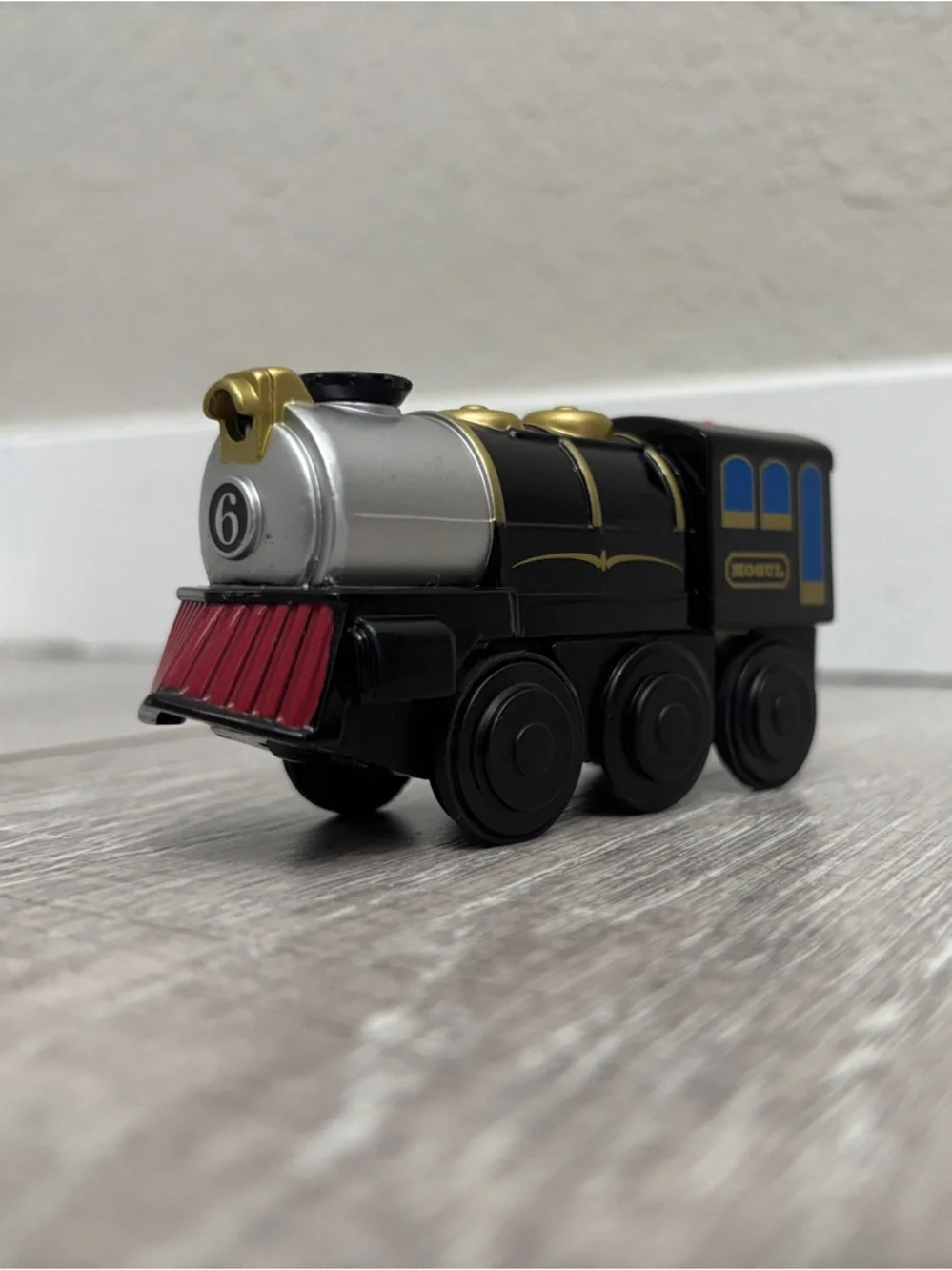 The Mogul - Battery Powered Engine by Lionel - Works!